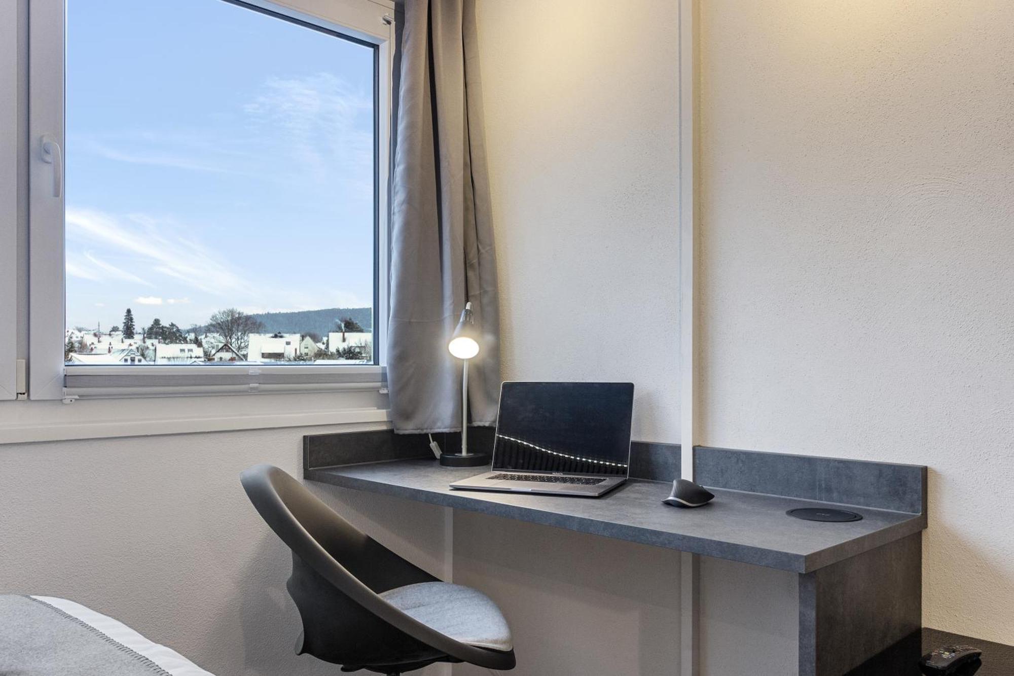 Appartement Fuer 1-2 - Wlan - Parkplatz - Homeoffice Kaiserslautern Buitenkant foto