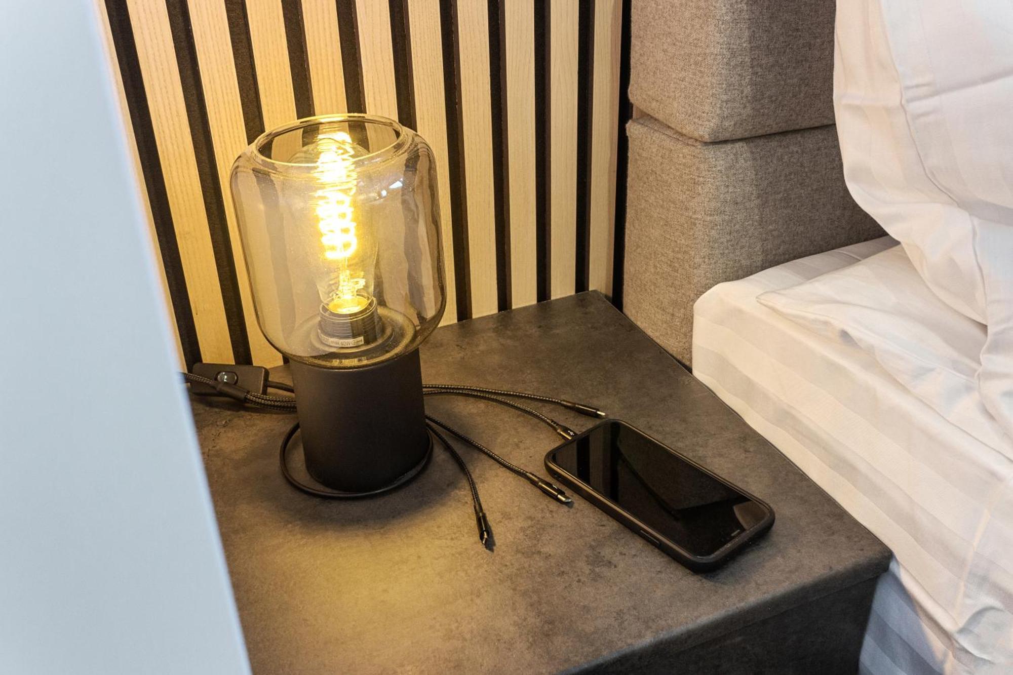 Appartement Fuer 1-2 - Wlan - Parkplatz - Homeoffice Kaiserslautern Buitenkant foto