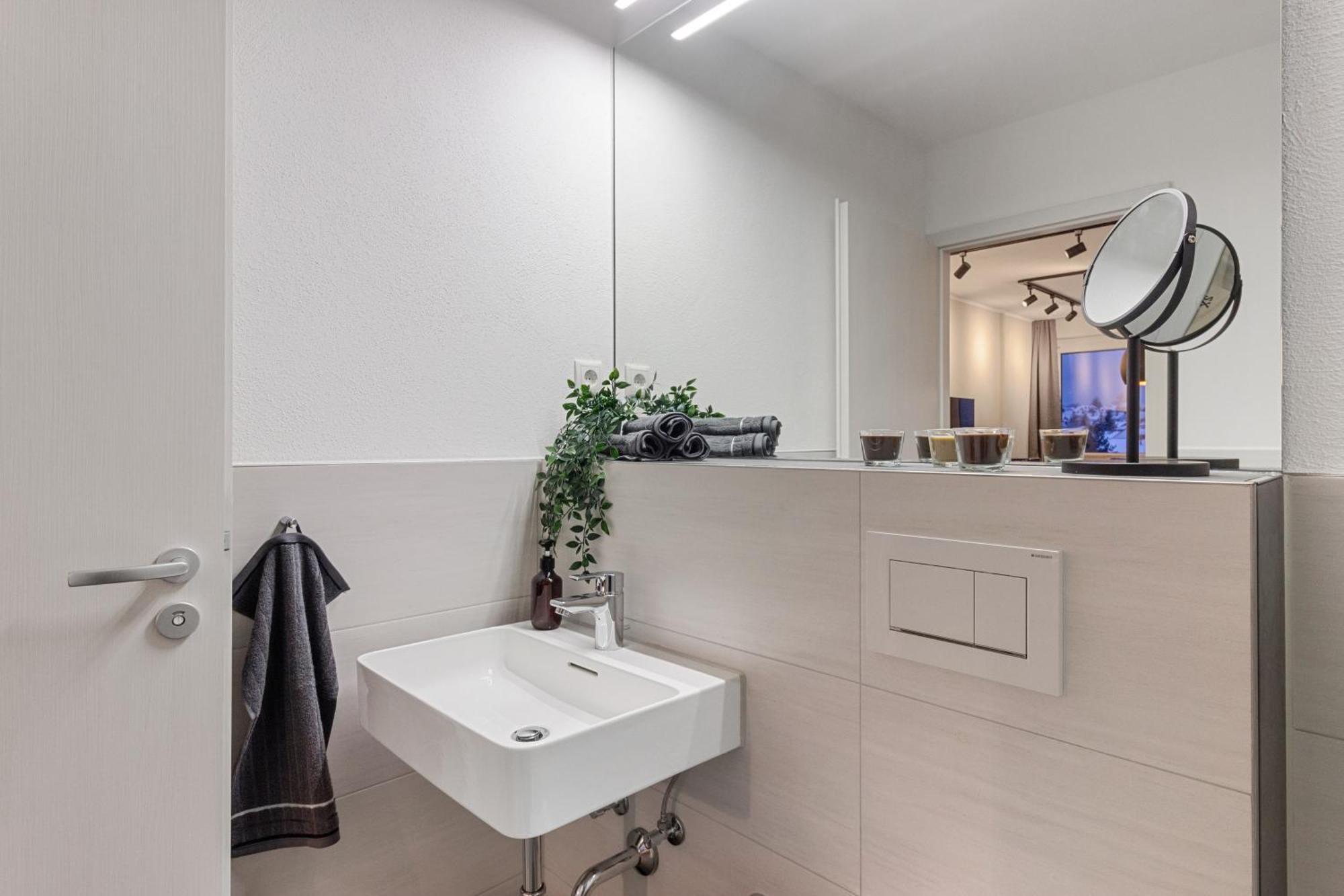 Appartement Fuer 1-2 - Wlan - Parkplatz - Homeoffice Kaiserslautern Buitenkant foto