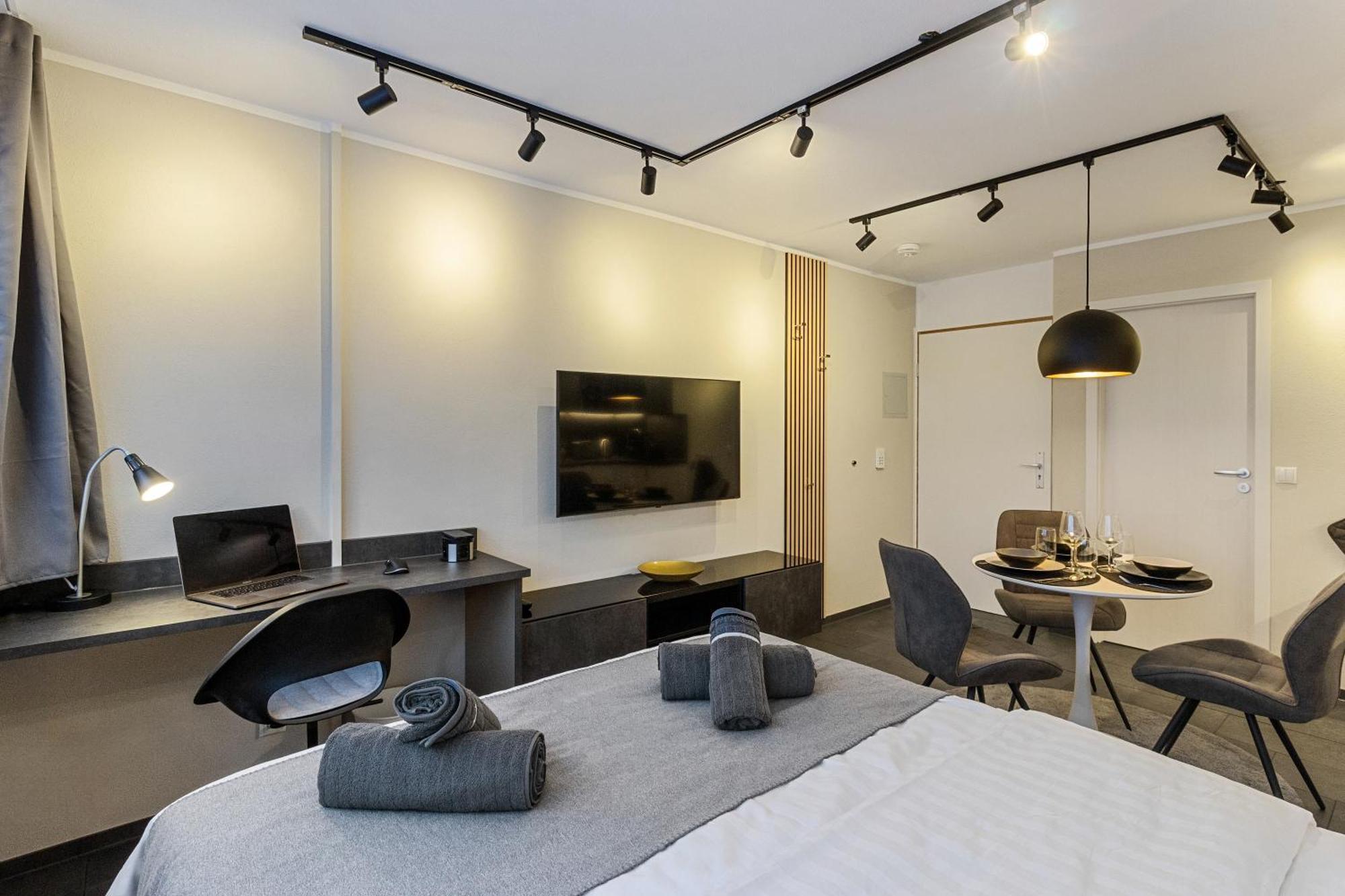 Appartement Fuer 1-2 - Wlan - Parkplatz - Homeoffice Kaiserslautern Buitenkant foto