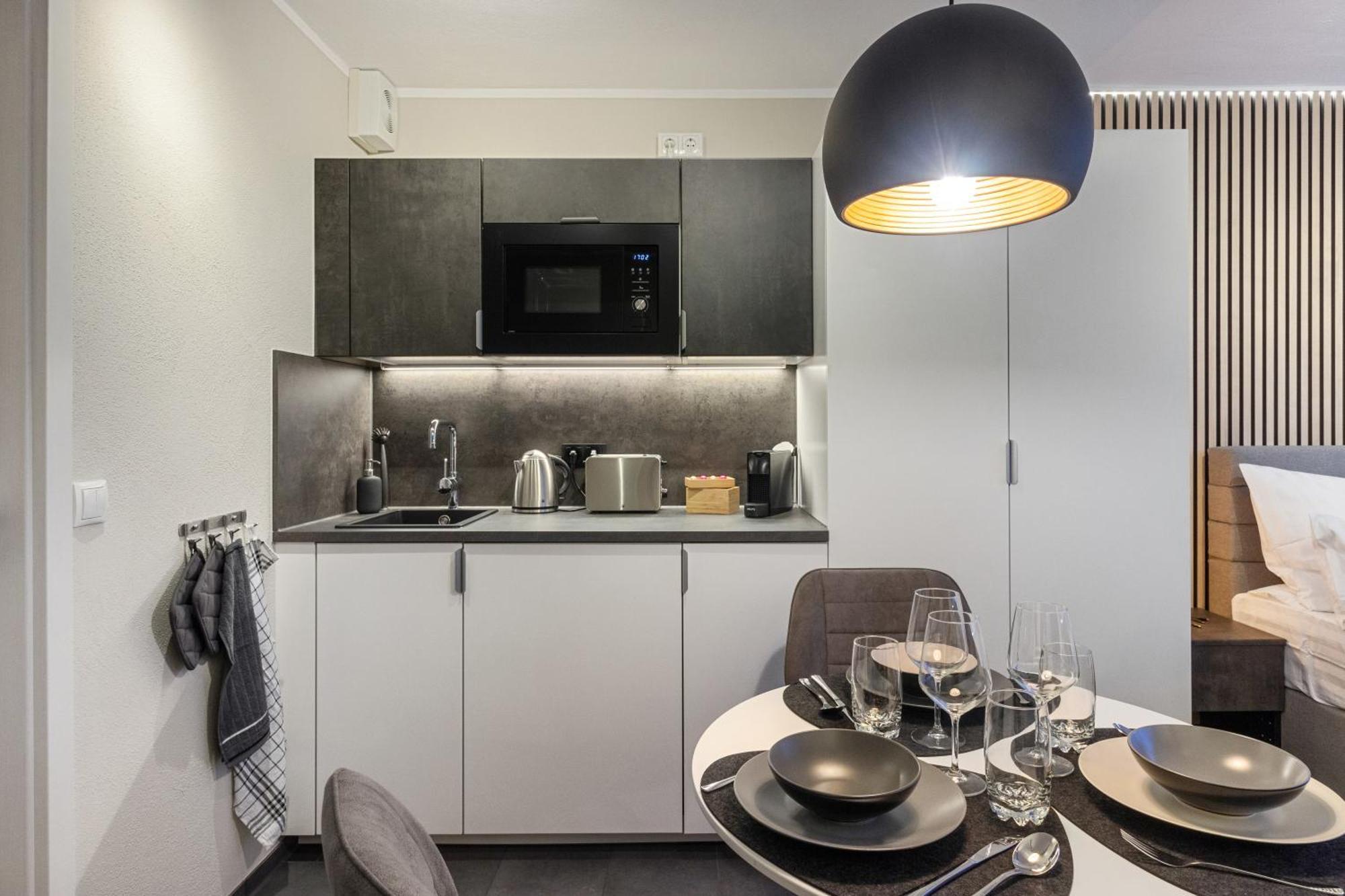 Appartement Fuer 1-2 - Wlan - Parkplatz - Homeoffice Kaiserslautern Buitenkant foto
